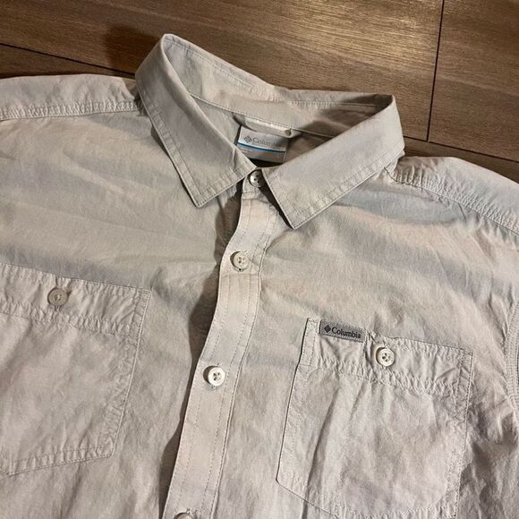 Columbia Light Tan Casual Buttonup Men Large Bin B-5 - Picture 2 of 4